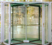 廣州自動門與旋轉(zhuǎn)門 科技、美觀與安全的現(xiàn)代通道解決方案